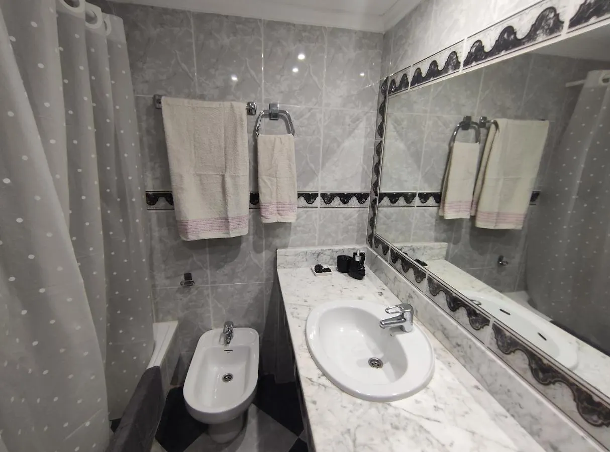 Apartamento Amplio piso junto a Playa Victoria Cádiz España