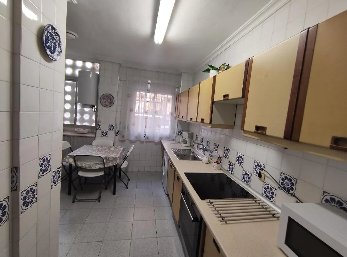 Apartamento Amplio piso junto a Playa Victoria Cádiz